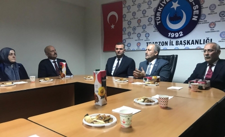 Trabzon Kamu-Sen’e iadeyi ziyaret!