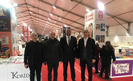 Başkan Sivrikaya'dan Kitap Fuarı Ziyareti
